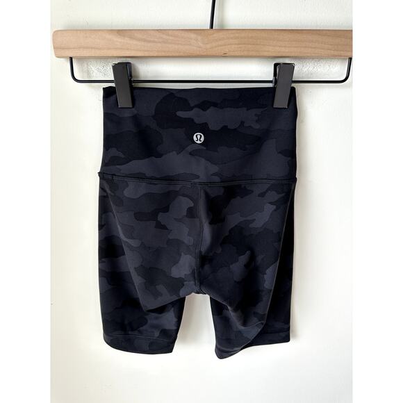 Lululemon Wunder Train HR Short 8" Size 0 Camo Everlux EUC - Picture 3 of 5